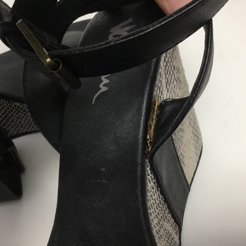 VOLCOM Platform Sandals - Picture 6 of 16